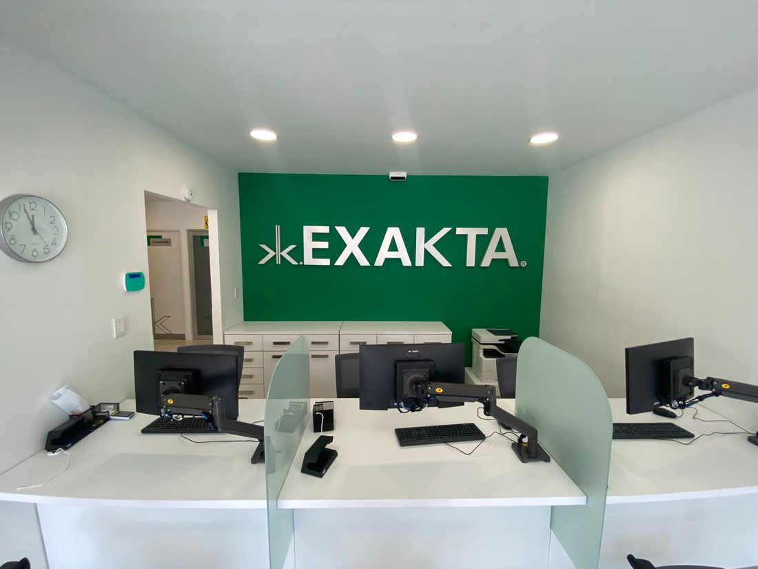 Exakta Cementera: Mostrador de recepción