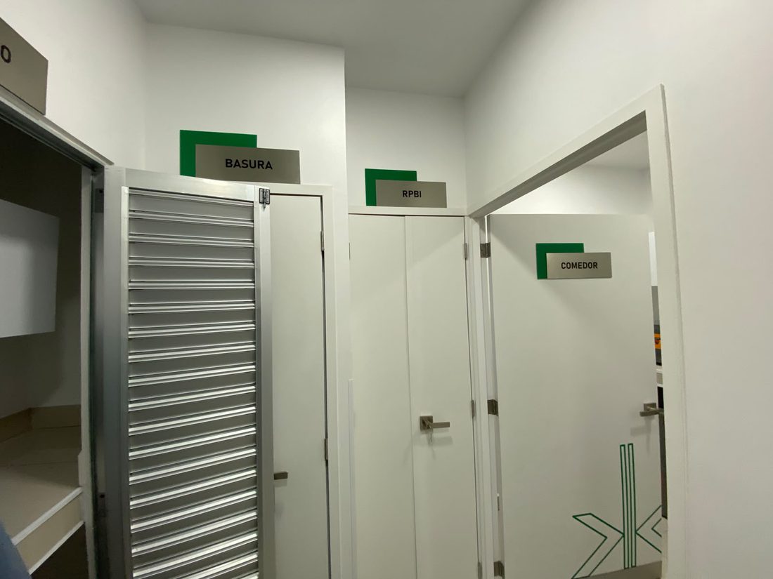 Exakta Mayorazgo: Cuartos de servicio
